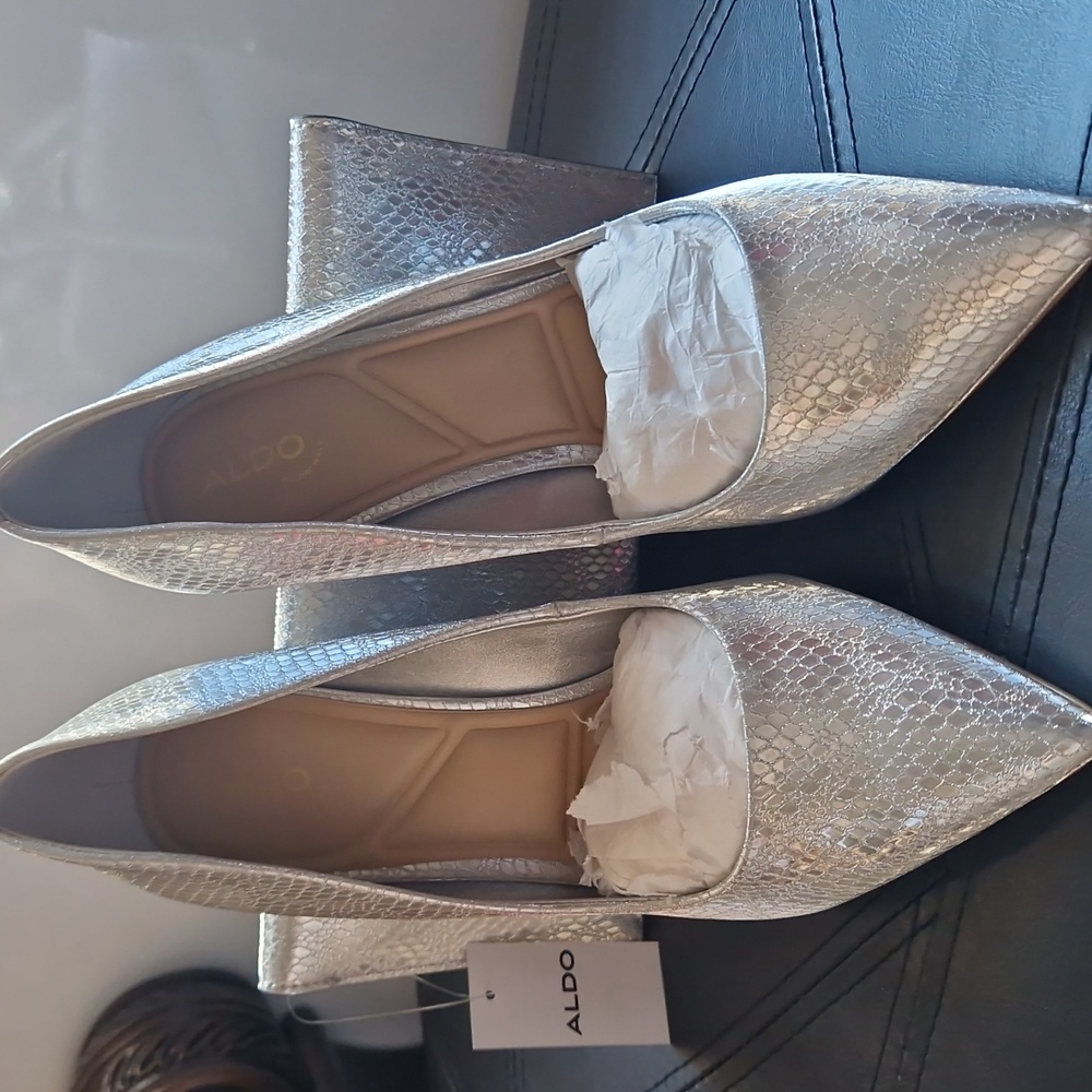 Aldo Elegant Silver Stiletto Heels With Matching Clutch. - Picture 12 of 15